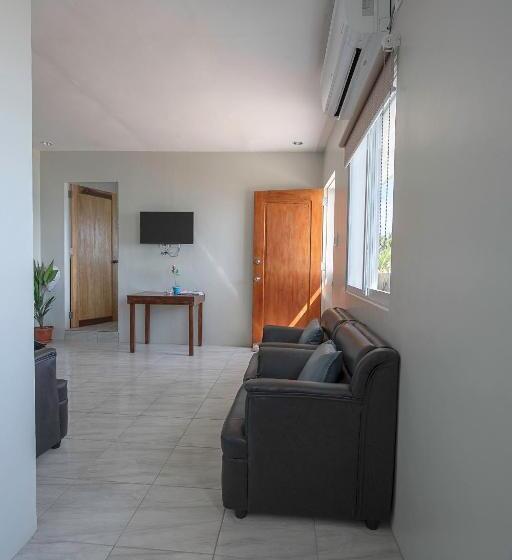 בית מלון כפרי Sunrise Beach Club Resort Amanecer