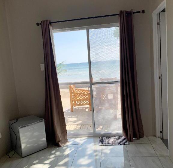 בית מלון כפרי Sunrise Beach Club Resort Amanecer