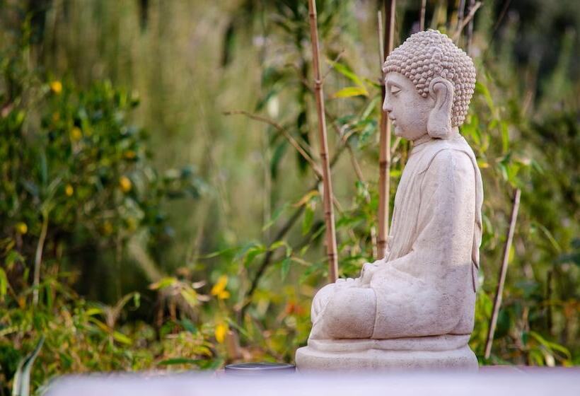 리조트 Secret Garden Retreats