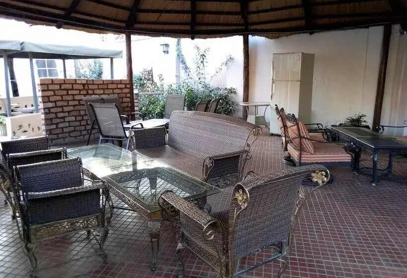 تختخواب و صبحانه Aabiya Lodge