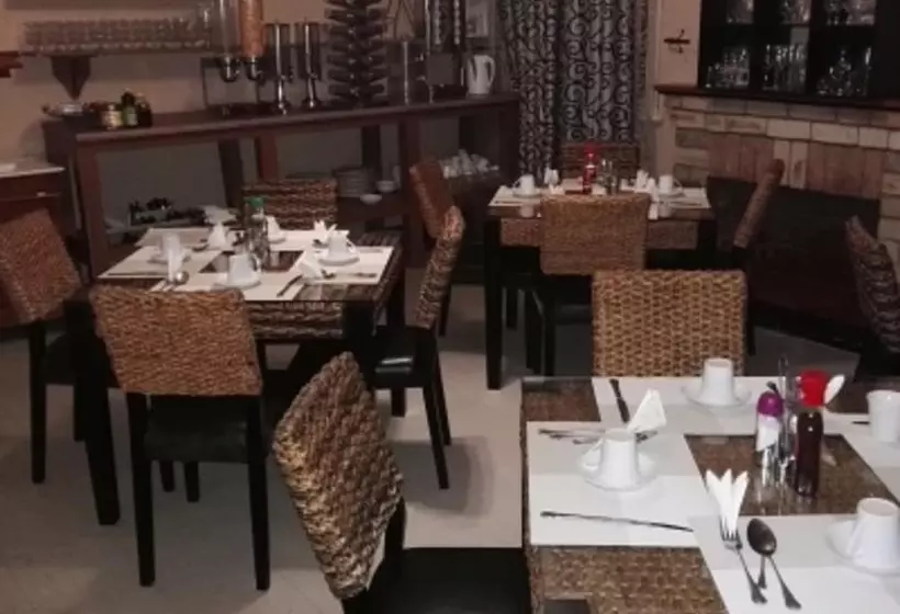 تختخواب و صبحانه Aabiya Lodge