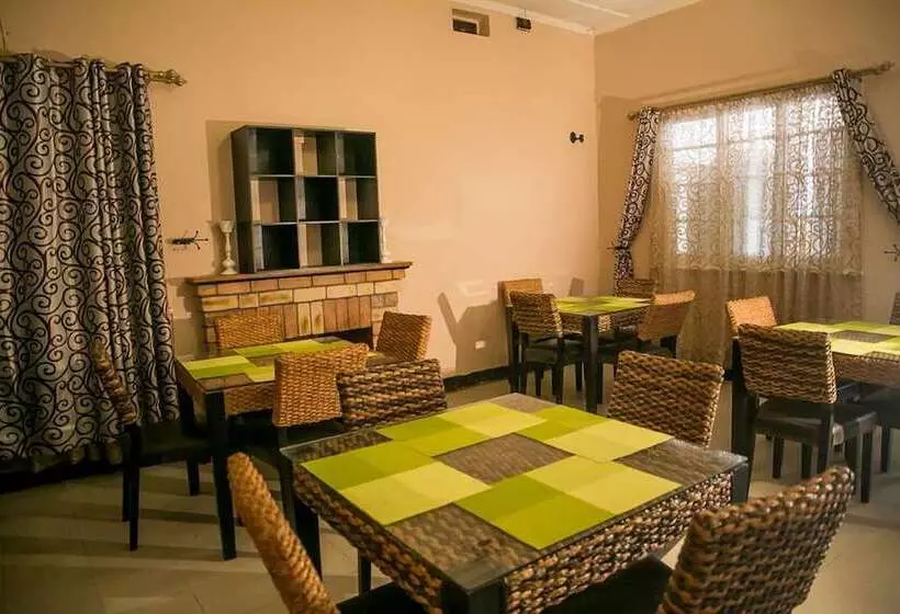 تختخواب و صبحانه Aabiya Lodge