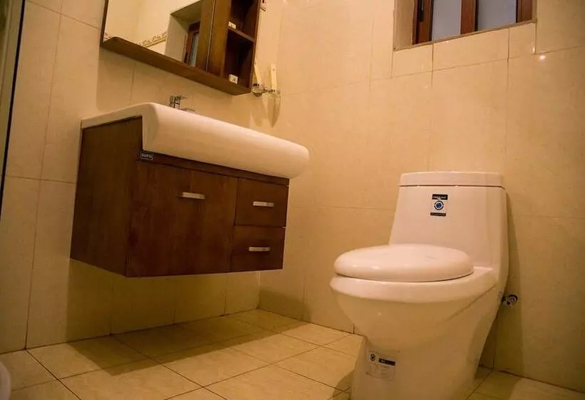 تختخواب و صبحانه Aabiya Lodge