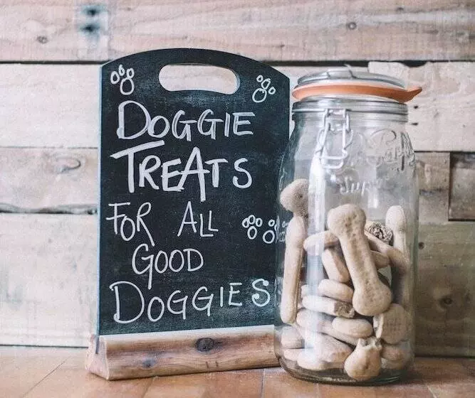 Gaggle Of Geese Pub   Shepherd Huts & Bell Tents