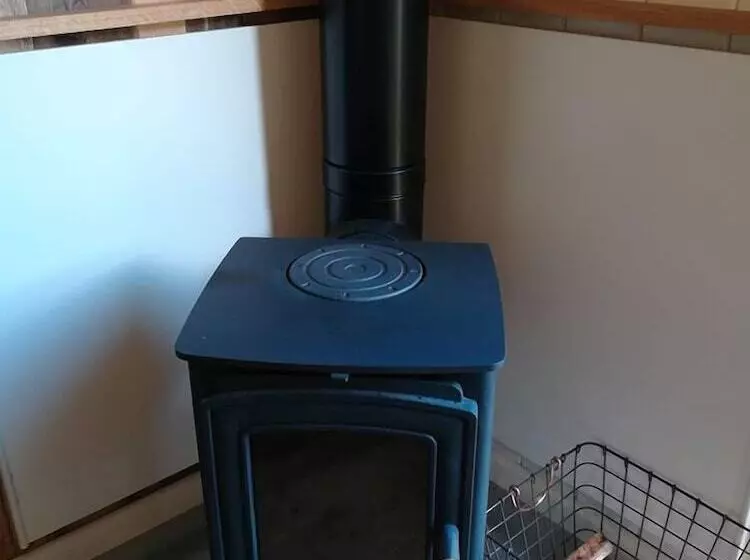 Gaggle Of Geese Pub   Shepherd Huts & Bell Tents