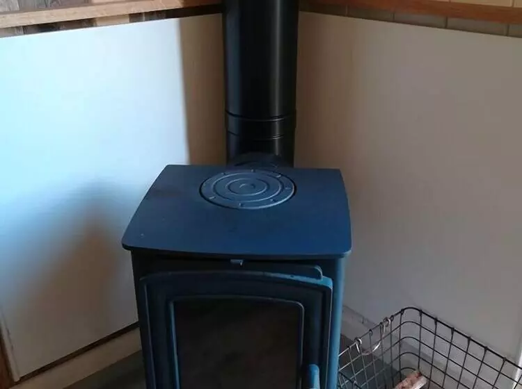 Gaggle Of Geese Pub   Shepherd Huts & Bell Tents