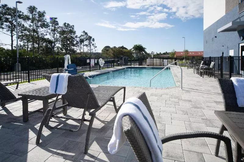 ホテル Holiday Inn Express & Suites   Fort Myers Airport, An Ihg