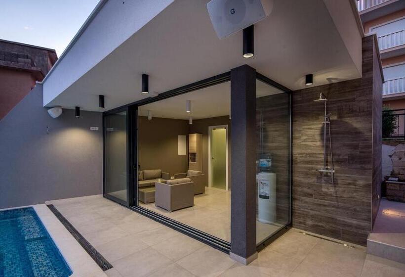 بنسيون Villa Mandalinic