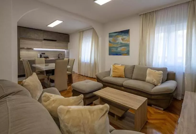 ペンション Villa Mandalinic