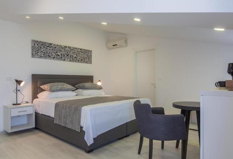 بنسيون Villa Mandalinic