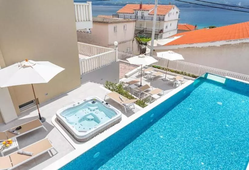ペンション Villa Mandalinic