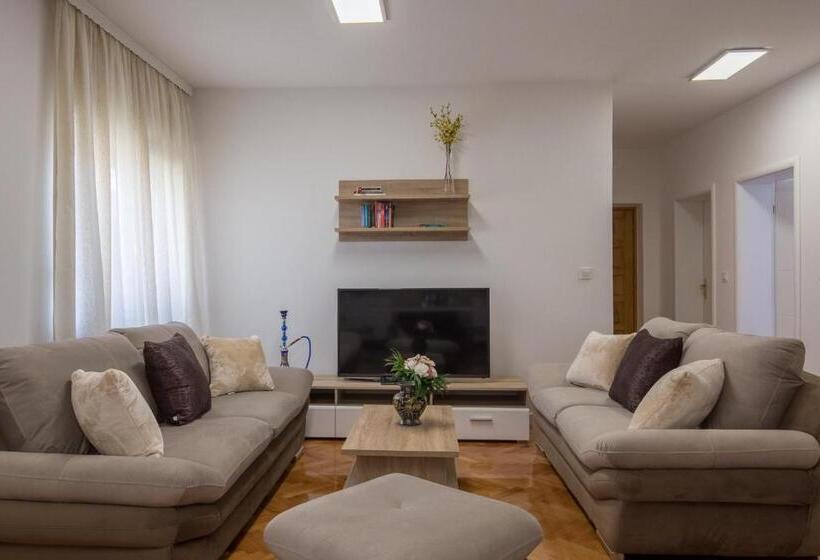 بنسيون Villa Mandalinic