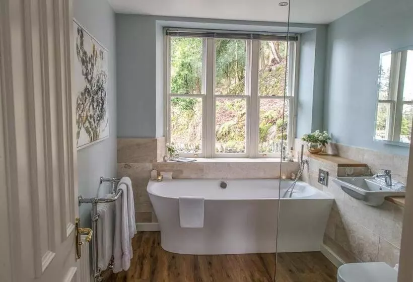 Bed and Breakfast Forest Side Hotel