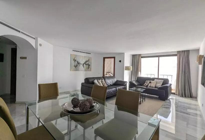 Benabola Hotel & Suites