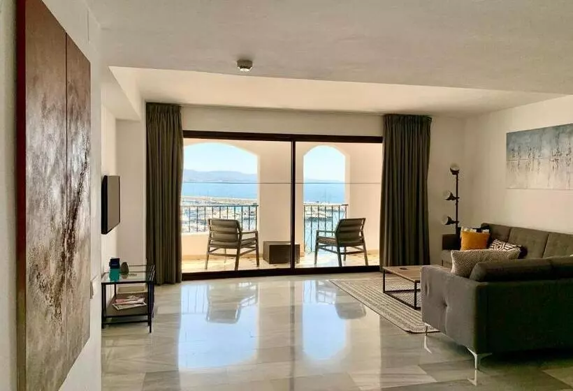 Benabola Hotel & Suites