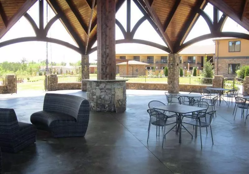 Aiden By Best Western Warm Springs Hotel And Event Center