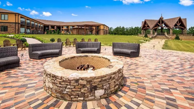 Aiden By Best Western Warm Springs Hotel And Event Center