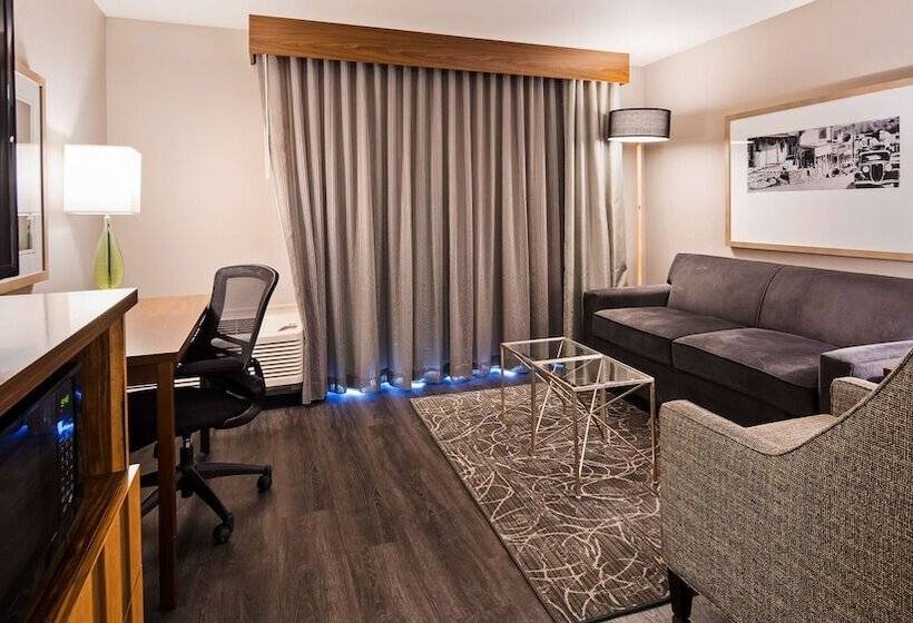 בית מלון כפרי Best Western Cedar Inn & Suites