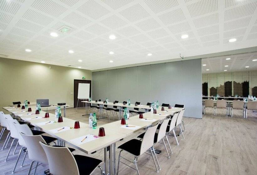 Hotel Golden Tulip Avignon Le Paradou