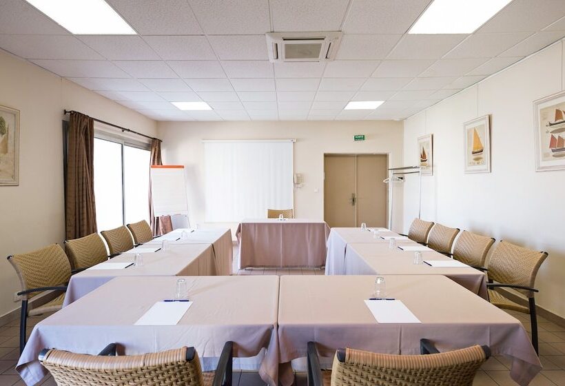 Hotel Golden Tulip Avignon Le Paradou