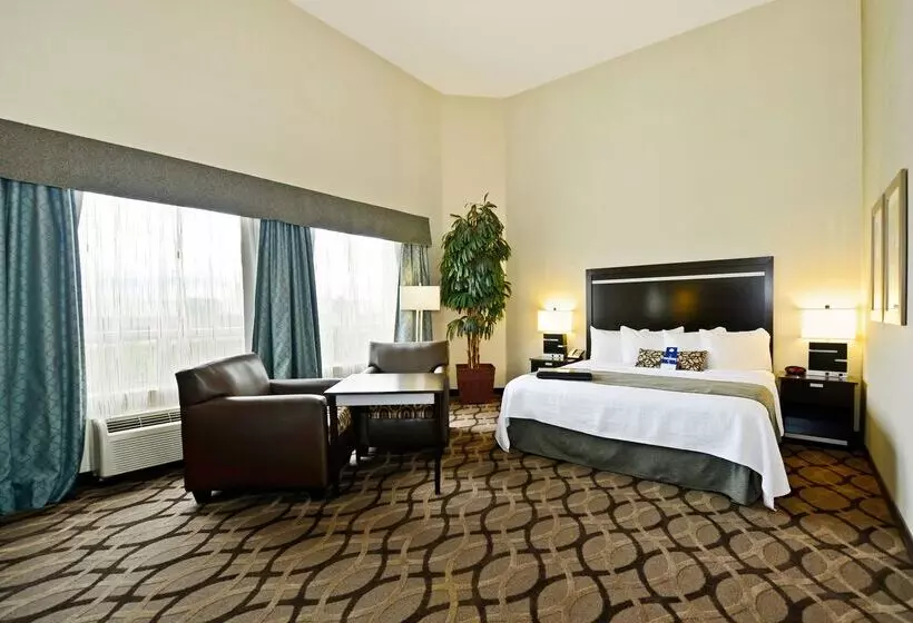 Best Western Plus Travel Hotel Toronto Airport