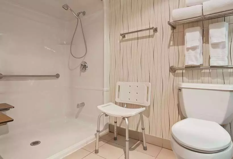 Best Western Plus Travel Hotel Toronto Airport