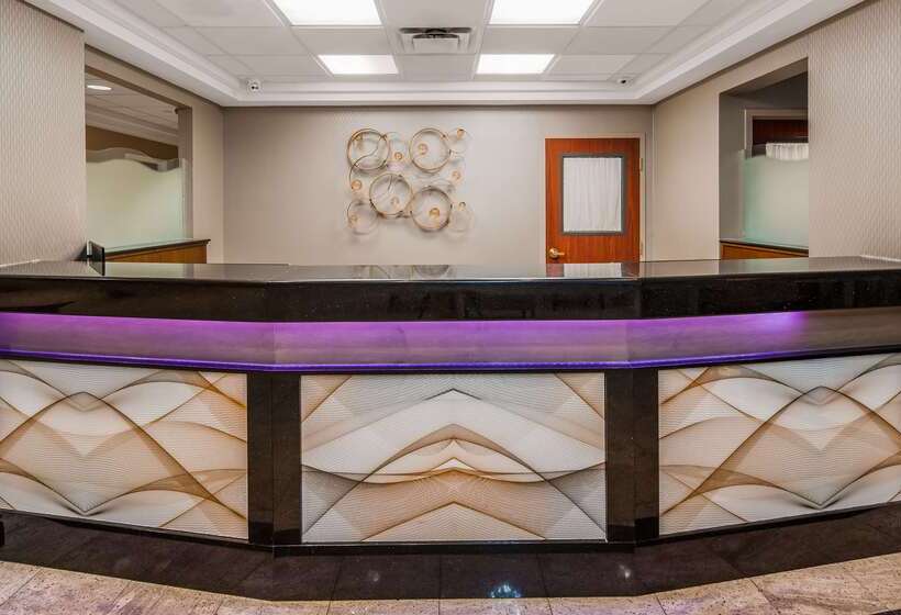 Best Western Plus Travel Hotel Toronto Airport