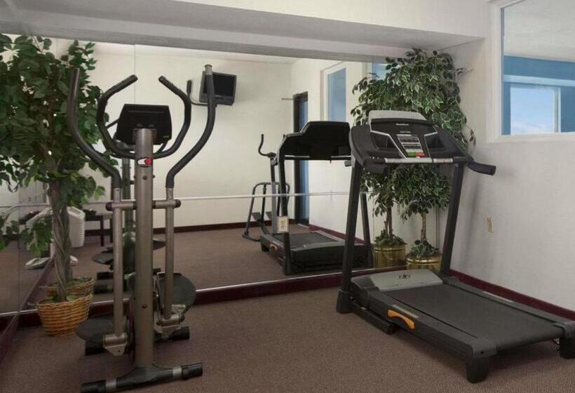 בית מלון כפרי Days Inn & Suites By Wyndham Romeoville