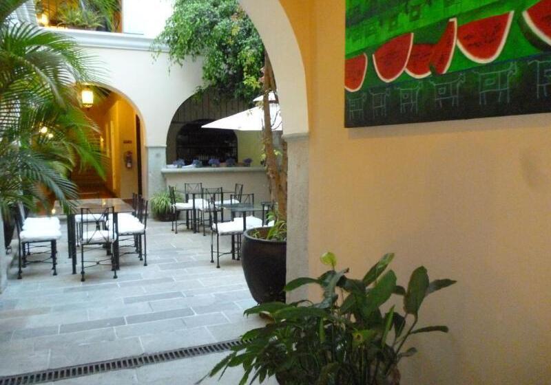 فندق De La Parra