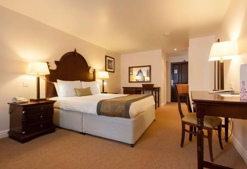 ホテル De Vere Tortworth Court