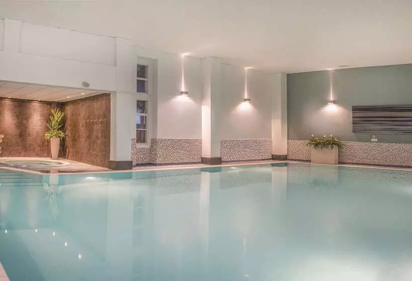 ホテル De Vere Tortworth Court