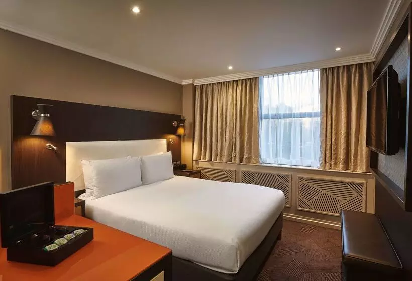 Отель Doubletree By Hilton London Ealing