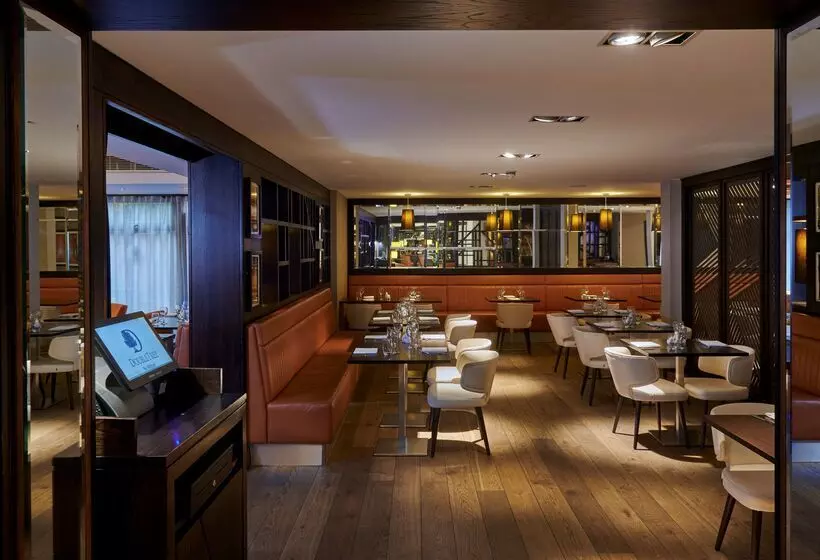 Отель Doubletree By Hilton London Ealing