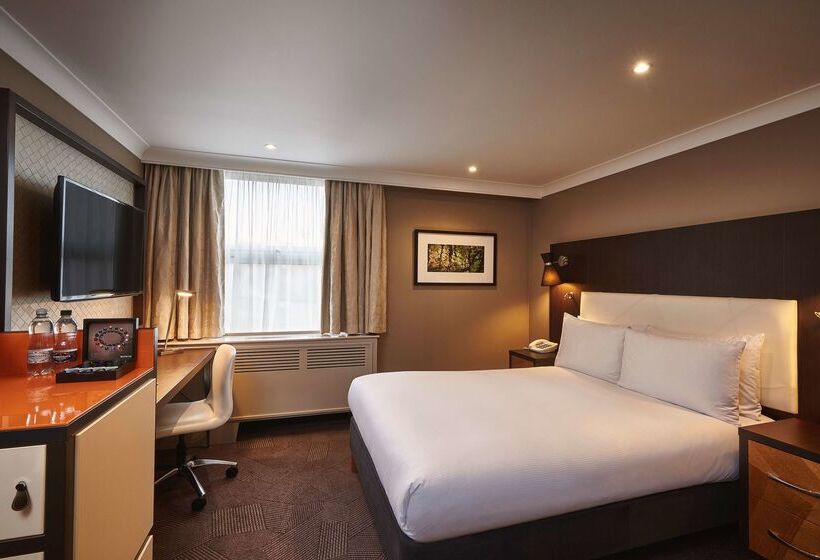 Hotel Doubletree By Hilton  London  Ealing