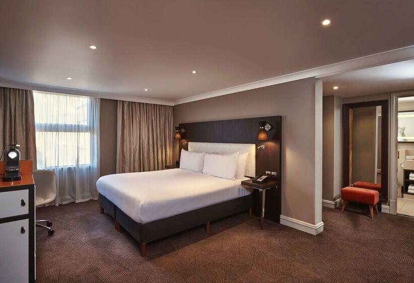 Hotel Doubletree By Hilton  London  Ealing