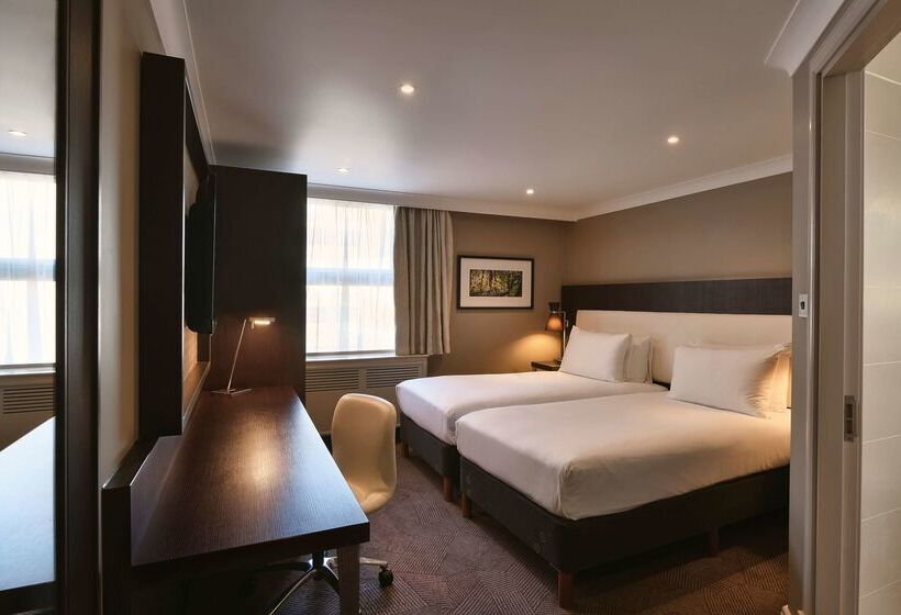 Hotel Doubletree By Hilton  London  Ealing