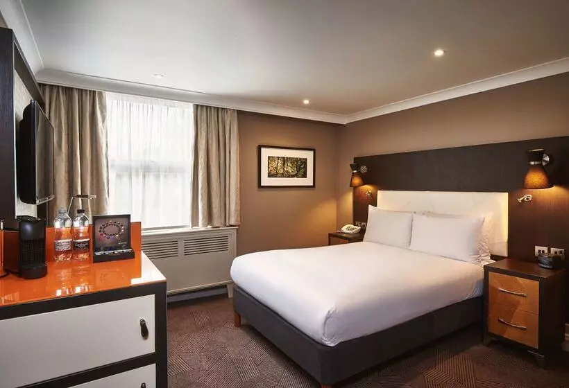 Отель Doubletree By Hilton London Ealing