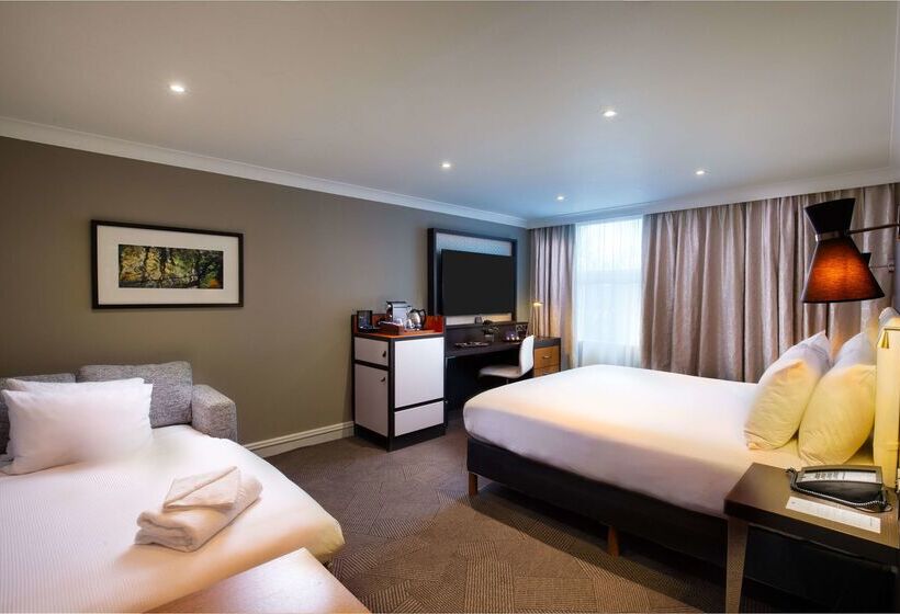 Hotel Doubletree By Hilton  London  Ealing