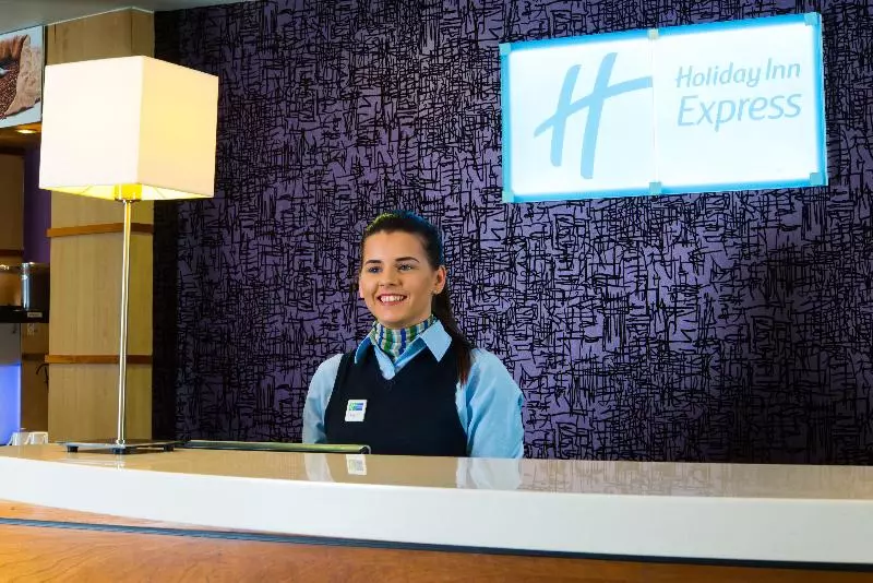 ホテル Holiday Inn Express   Glasgow   City Ctr Riverside, An Ihg