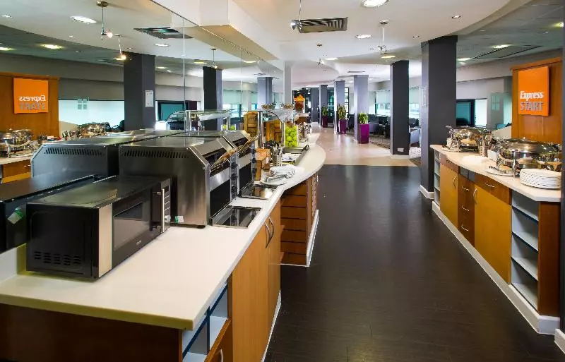 ホテル Holiday Inn Express   Glasgow   City Ctr Riverside, An Ihg