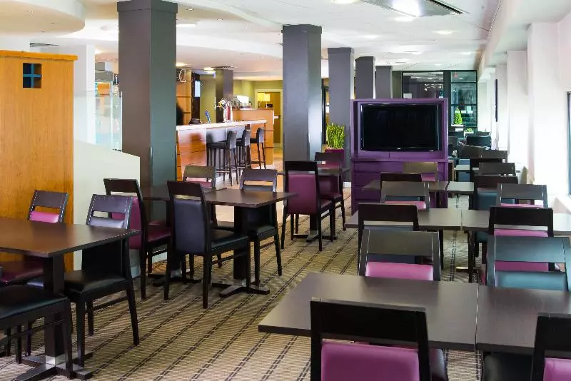ホテル Holiday Inn Express   Glasgow   City Ctr Riverside, An Ihg