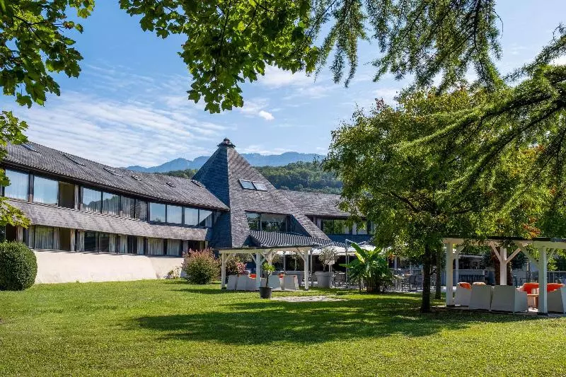 فندق Hôtel Le Cervolan