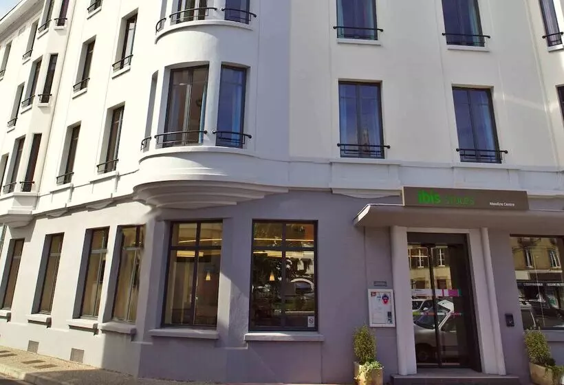 Отель Ibis Styles Moulins Centre