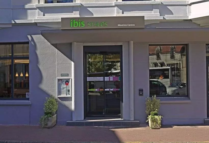 Отель Ibis Styles Moulins Centre
