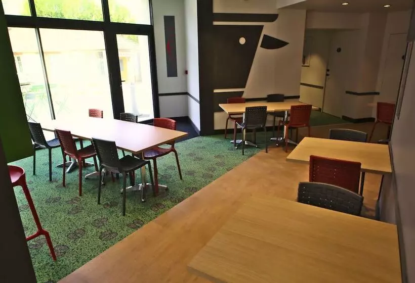 Отель Ibis Styles Moulins Centre