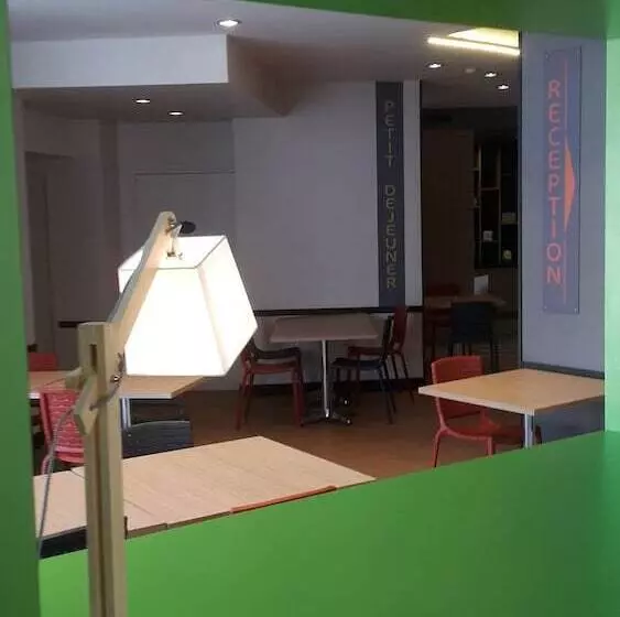 Отель Ibis Styles Moulins Centre