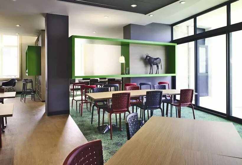 Отель Ibis Styles Moulins Centre