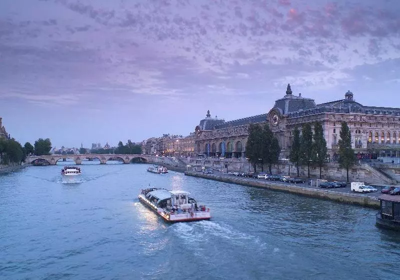 ホテル Ibis Styles Paris Eiffel Cambronne