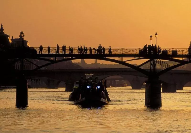 ホテル Ibis Styles Paris Eiffel Cambronne