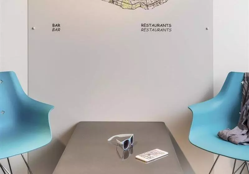 ホテル Ibis Styles Paris Eiffel Cambronne